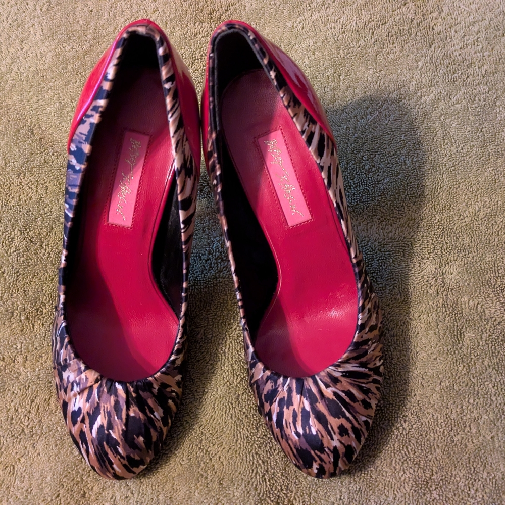 Betsey Johnson Animal Print Heels with Pink Soles - Picture 7 of 11